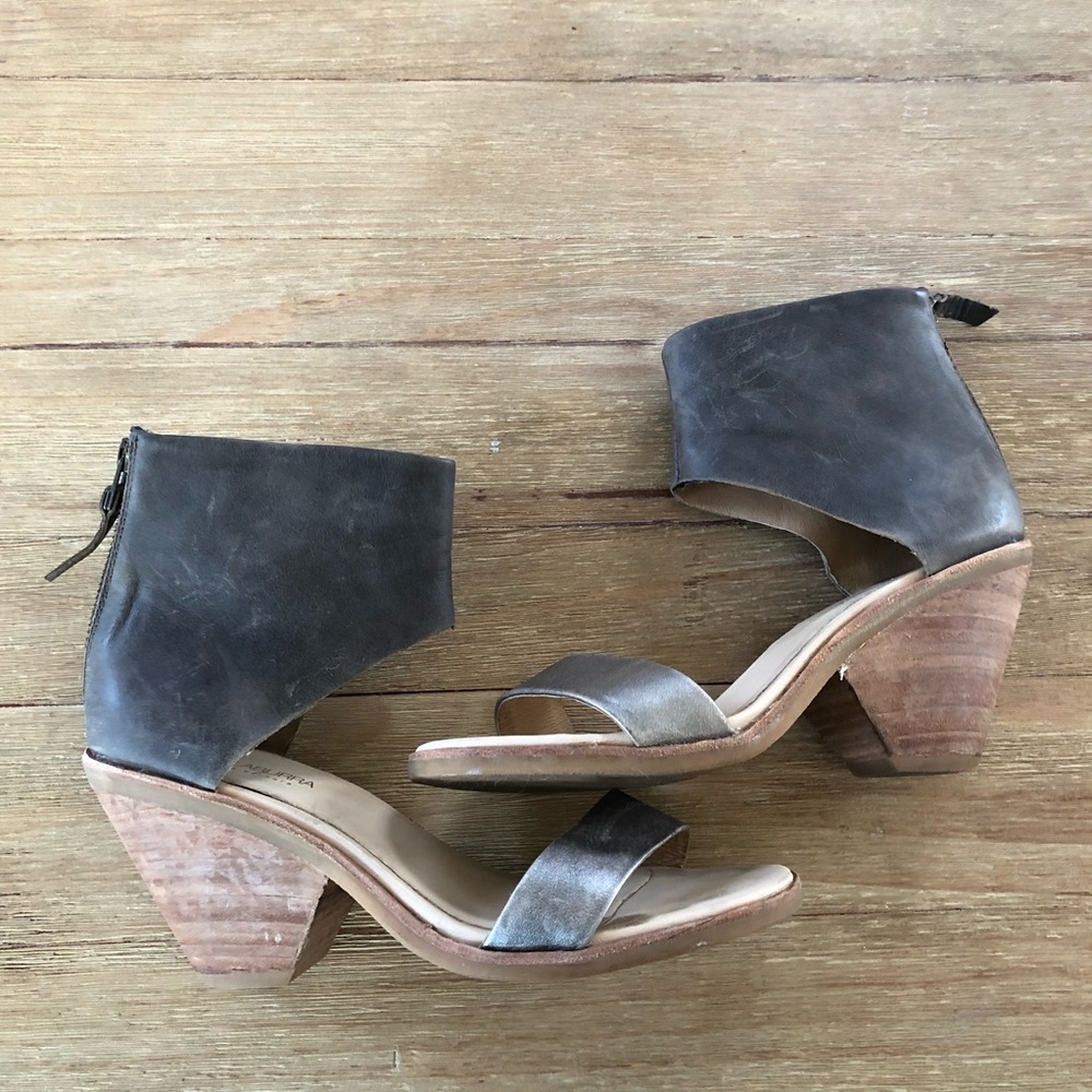 Koolaburra by UGG open toe booties boho festival suede leather